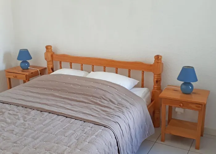 Апартаменты Charming With Balcony In Montalbert Ла-Плань