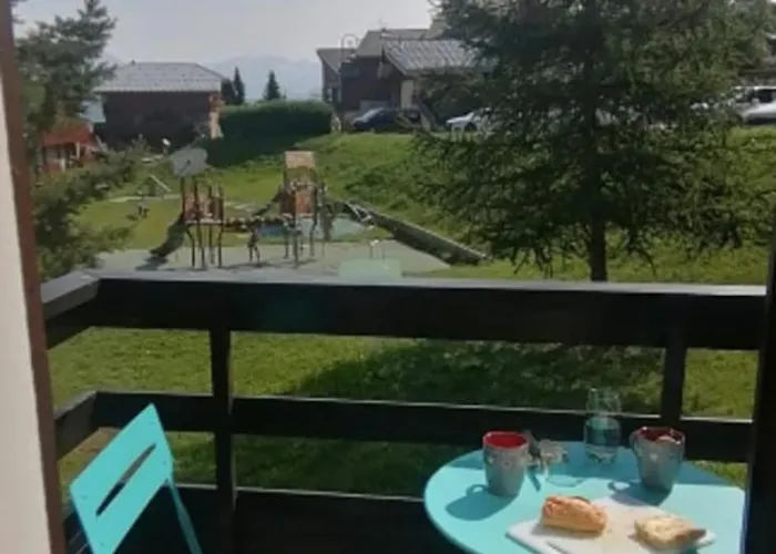 Апартаменты Charming With Balcony In Montalbert