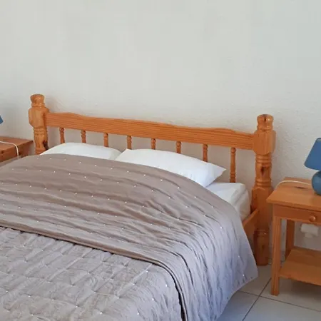 Charming With Balcony In Montalbert *